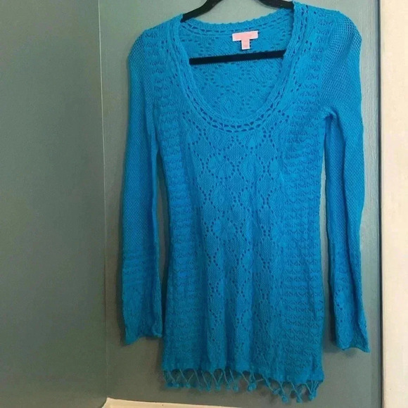Lilly Pulitzer Tops - Lilly Pulitzer crochet women’s top - size xs - bright blue - Pompom trim